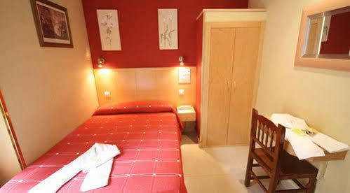 Guest house Inter Plaza Mayor Auto Check In 2*